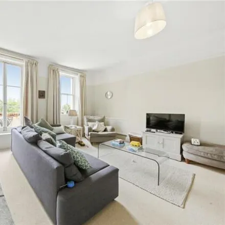 Rent this 2 bed room on 16 Kensington Park Gardens in London, W11 2QT