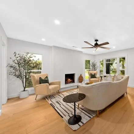 Image 3 - 1356 North Genesee Avenue, Los Angeles, CA 90046, USA - House for sale