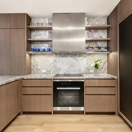 Image 3 - 441 WEST 37TH STREET 3 in New York - Apartment for sale