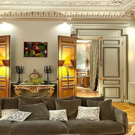 Rent this 5 bed house on Parvis du Tribunal de Paris in 75017 Paris, France