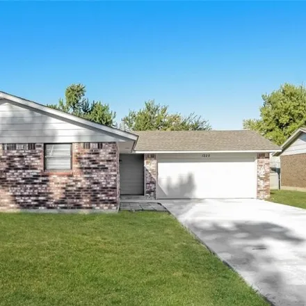 Rent this 3 bed house on 1251 Cathy Lane in Midwest City, OK 73110