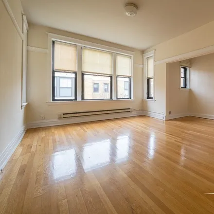 Rent this studio apartment on 727 West Barry Avenue