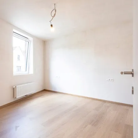 Rent this 4 bed apartment on Molenstraat 69 in 8800 Roeselare, Belgium
