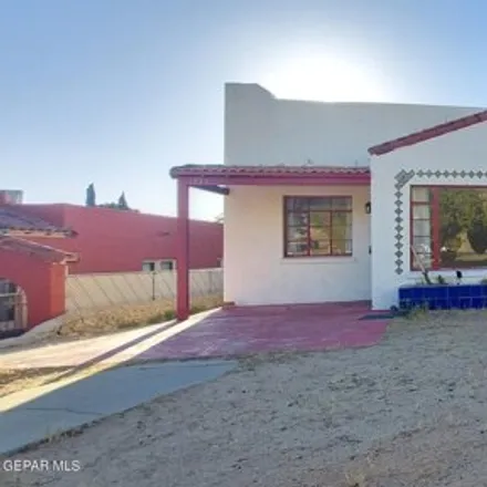 Rent this 3 bed house on 1393 Cincinnati Avenue in Mission Hills, El Paso