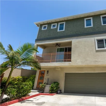 Buy this 3 bed townhouse on 3707 Howard Avenue in Los Alamitos, CA 90720