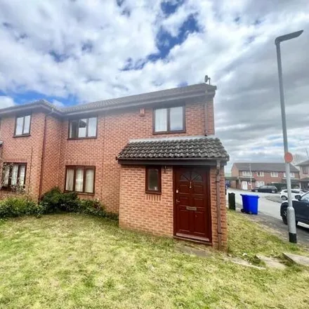 Rent this 3 bed duplex on Sage Close in Hanley, ST1 3SF