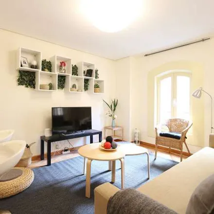 Rent this 2 bed apartment on Madrid in Palacio del Libro, Calle de Chinchilla