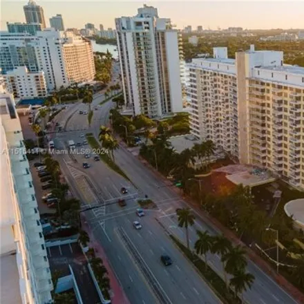 Image 2 - 5500 Block, Miami Beach, FL 33140, USA - Condo for rent