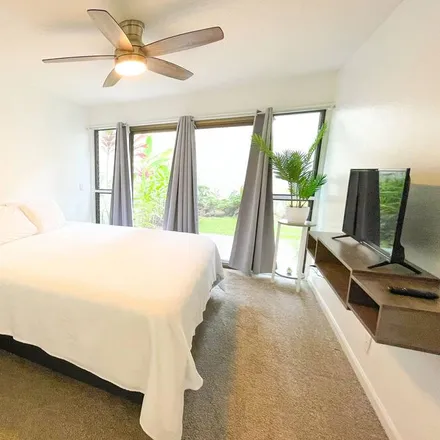 Rent this 2 bed condo on Holualoa in HI, 96725