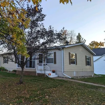 Image 1 - 381 North 5th Street, Warren, Marshall County, MN 56762, USA - Apartment for sale