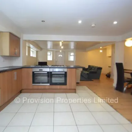 Image 2 - Welton Road, Leeds, LS6 1EE, United Kingdom - Townhouse for rent