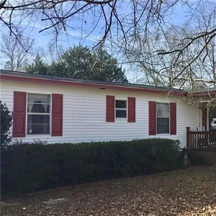 Buy this studio apartment on 165 County Road 574 in Lee County, AL 36877