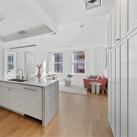 Image 2 - 169 Calyer Street, New York, NY 11222, USA - Townhouse for sale
