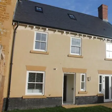 Rent this 4 bed townhouse on George Street in Sherborne, DT9 3QE