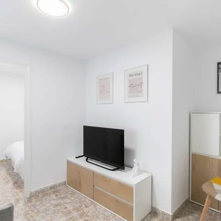 Image 2 - Berlanga, Carrer de Pujós, 08904 l'Hospitalet de Llobregat, Spain - Apartment for rent