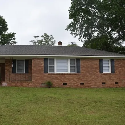 Rent this 3 bed house on 5411 Oakcrest Road in Pinckney Crossroad, Sumter County