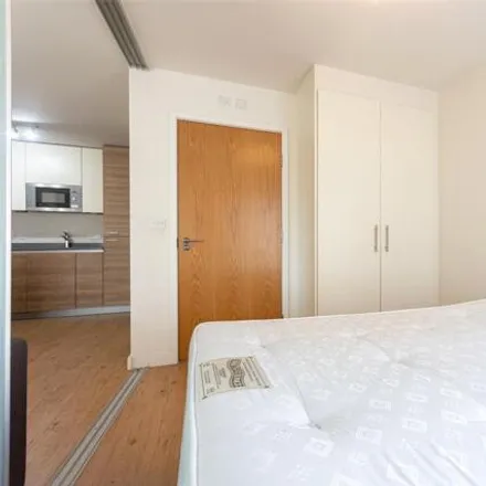 Image 6 - Ascent House, Boulevard Drive, London, NW9 5HF, United Kingdom - Apartment for sale