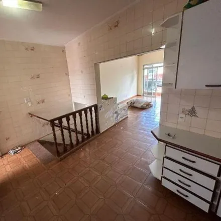 Rent this 3 bed house on Banco24Horas in Rua Professor João Antônio Prado, Jardim das Flòres