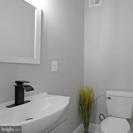 Image 7 - 1717 North Caroline Street, Baltimore, MD 21213, USA - Townhouse for sale