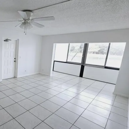 Image 4 - Green Pine Boulevard, West Palm Beach, FL 33049, USA - Condo for sale