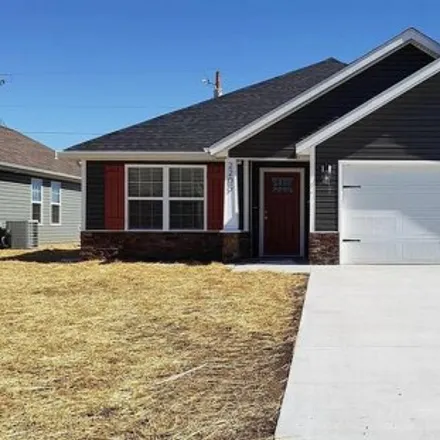 Rent this 3 bed house on 2233 South Pearl Avenue in Joplin, MO 64804