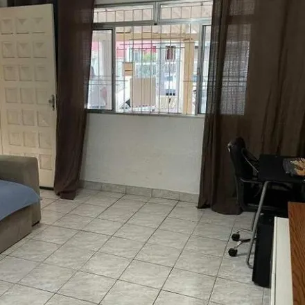 Buy this 2 bed house on Rua Alexandreta in Jardim Santo Antônio, Santo André - SP