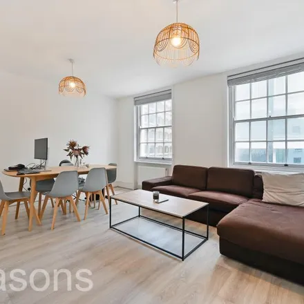 Rent this 3 bed apartment on London College of Massage in 95 Gray's Inn Road, London