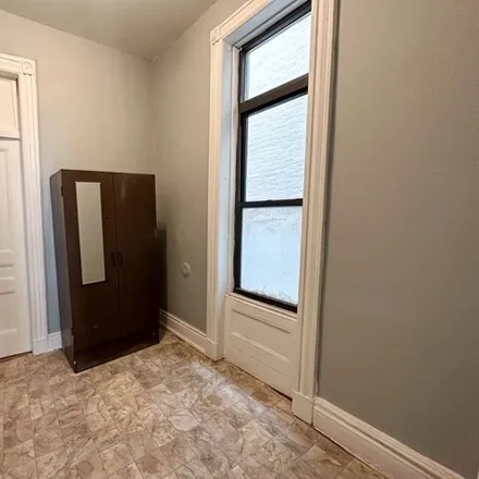 Image 6 - 227 East 14th Street, New York, NY 10003, USA - Apartment for sale