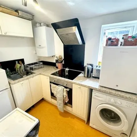Image 6 - 268 Grange Road, London, E13 0HQ, United Kingdom - Apartment for rent