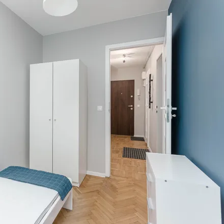 Rent this 4 bed room on Ogrodowa 52/54 in 00-876 Warsaw, Poland