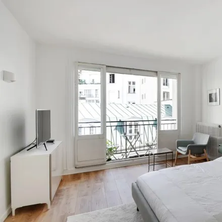 Image 6 - 20 Rue Chalgrin, 75116 Paris, France - Apartment for rent