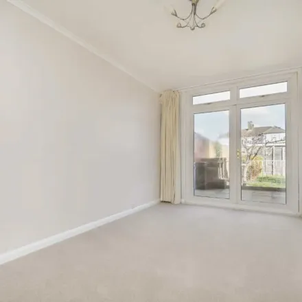 Image 3 - Lyndhurst Avenue, London, TW2 6BG, United Kingdom - Duplex for rent