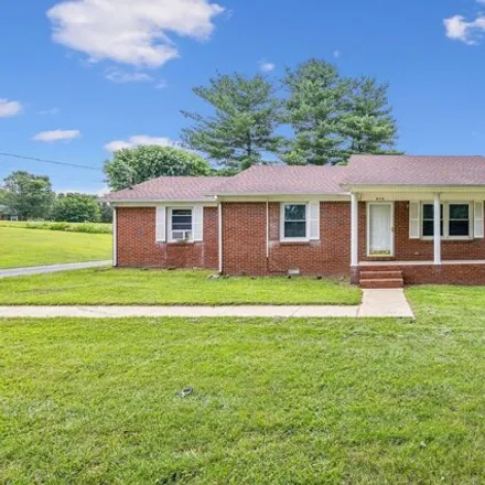 Buy this 3 bed house on 712 Mount Olivet Rd in Columbia, Tennessee