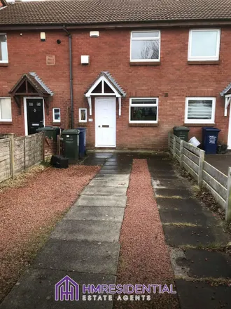 Rent this 3 bed townhouse on Yatesbury Avenue in Newcastle upon Tyne, NE5 3TJ