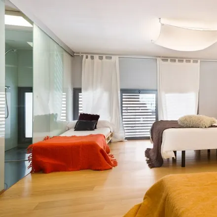 Image 16 - Carrer de Montmany, 22, 08012 Barcelona, Spain - Apartment for rent