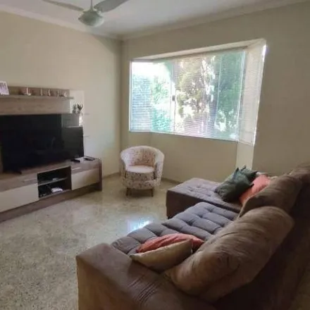 Rent this 4 bed house on Cheiro Verde - FECHADO PERMANENTEMENTE in Rua Miguel Petroni, Jardim Paraíso