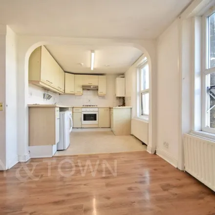 Rent this 1 bed apartment on Stamford Hill in London, N16 7HF