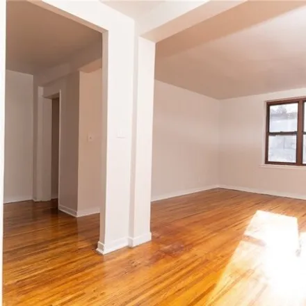 Image 1 - 52-30 39th Avenue, New York, NY 11377, USA - Apartment for sale