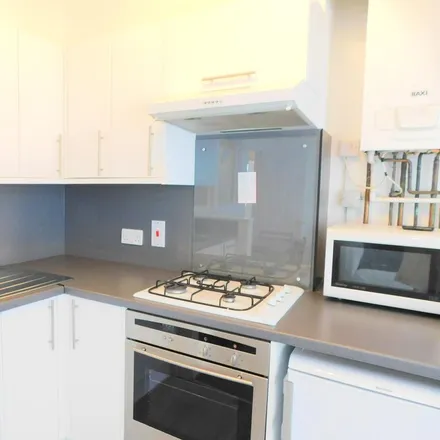 Image 2 - Synamedia, London Road, Staines-upon-Thames, TW18 4EX, United Kingdom - Apartment for rent
