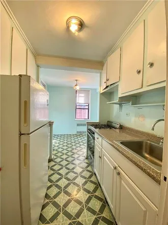 Image 4 - 1840 East 13th Street, New York, NY 11229, USA - Apartment for sale