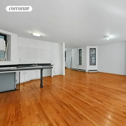 Image 5 - 517 East 11th Street, New York, NY 10009, USA - Condo for sale