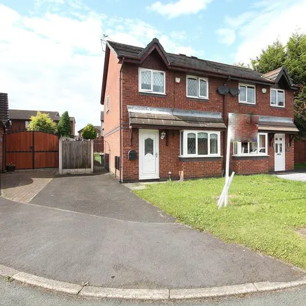 Rent this 3 bed duplex on Coulton Road in Widnes, WA8 3DX