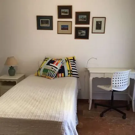 Rent this 4 bed apartment on Carrer de Luis Arcas (Pintor) in 46013 Valencia, Spain