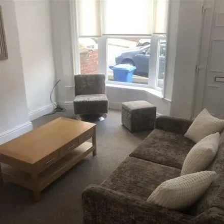 Image 3 - 693 Ecclesall Road, Sheffield, S11 8TB, United Kingdom - Townhouse for rent