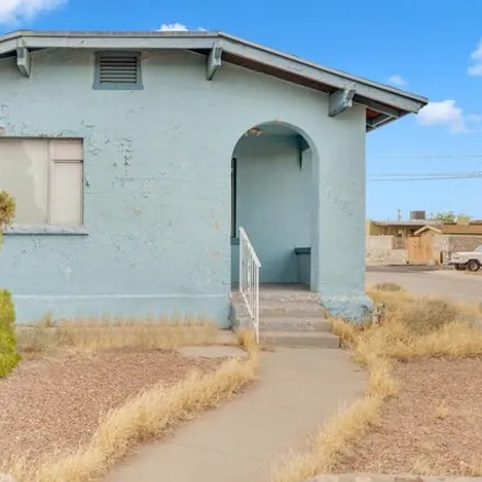 Buy this 3 bed house on 2121 Russell Street in El Paso, TX 79930