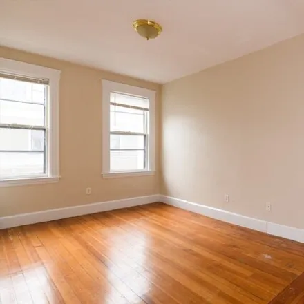 Image 6 - 361 Washington St Apt 2L, Cambridge, Massachusetts, 02139 - Apartment for rent