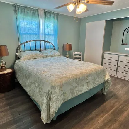 Rent this 2 bed apartment on 7195 Mount Bristol Road Northeast in Saint Petersburg, FL 33702