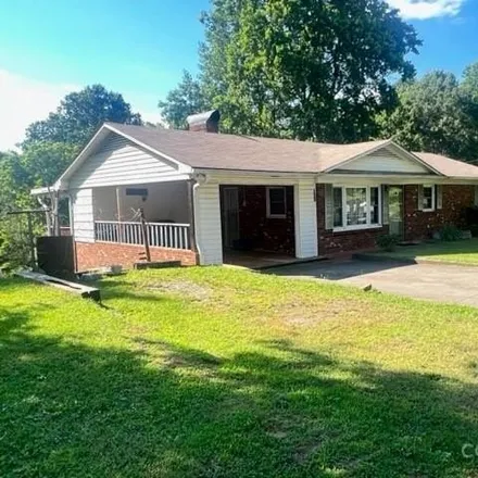 Image 2 - 217 Lower Creek Dr NE, Lenoir, North Carolina, 28645 - House for sale