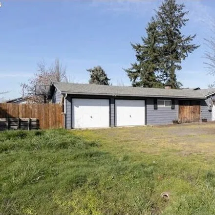 Buy this 4 bed house on 36990 Gore Drive Southeast in Lebanon, OR 97355