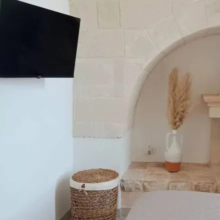 Rent this 2 bed house on Taranto